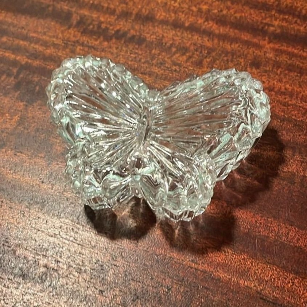 Vintage Clear Pressed Glass Butterfly Trinket Box Jewelry Dish Two Piece Set‎